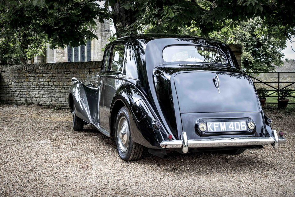 Bentley Mark VI rear view
